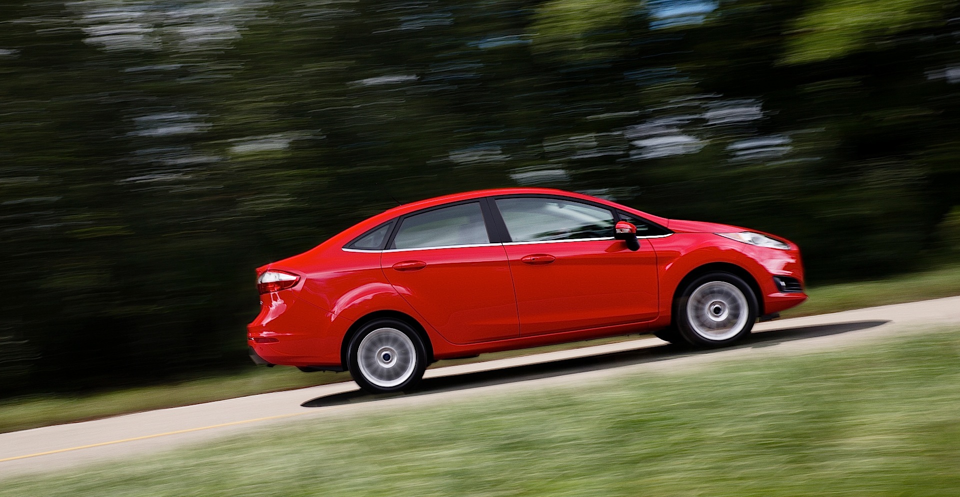 Ford Fiesta Sedan photo 16