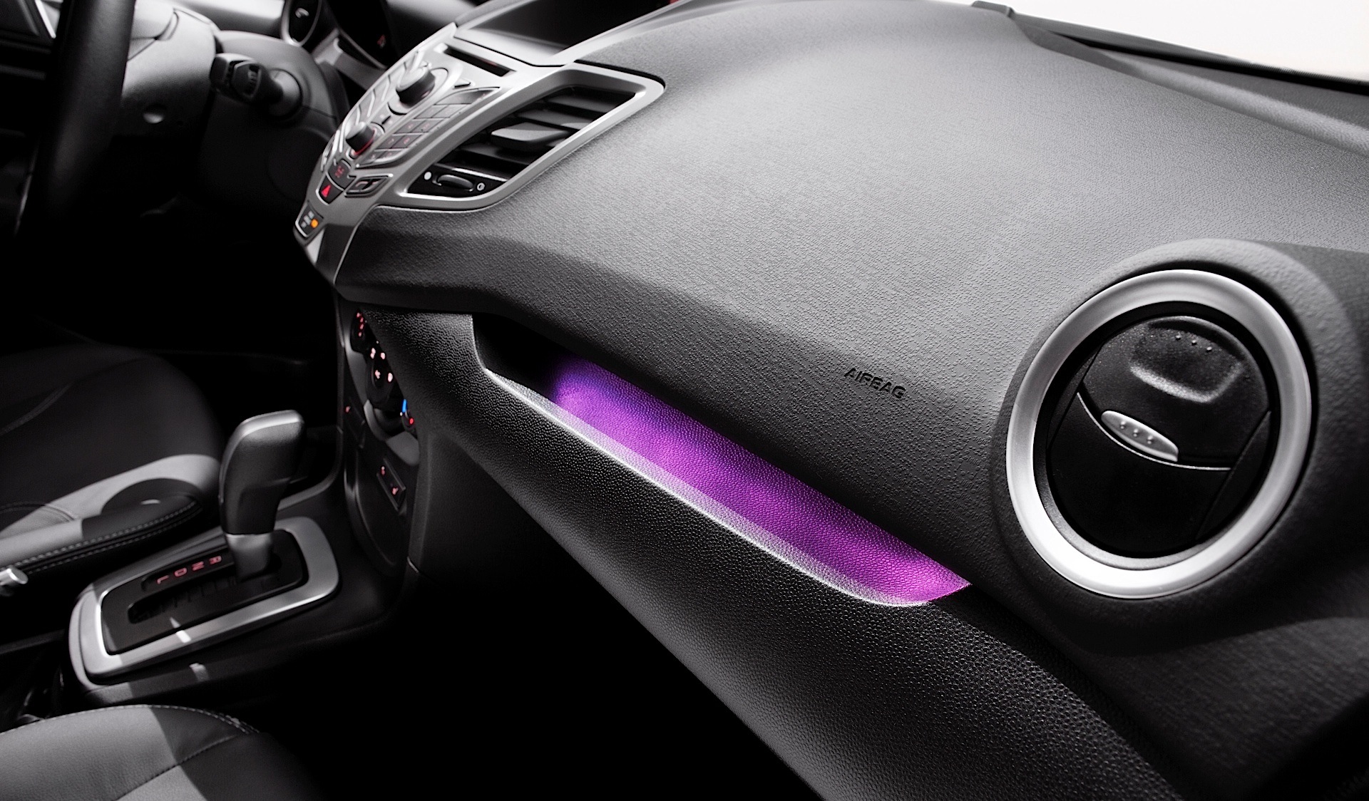 Ford Fiesta Sedan photo 29