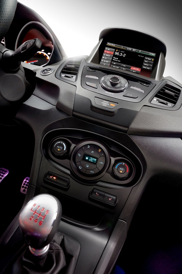 Ford Fiesta St photo 45