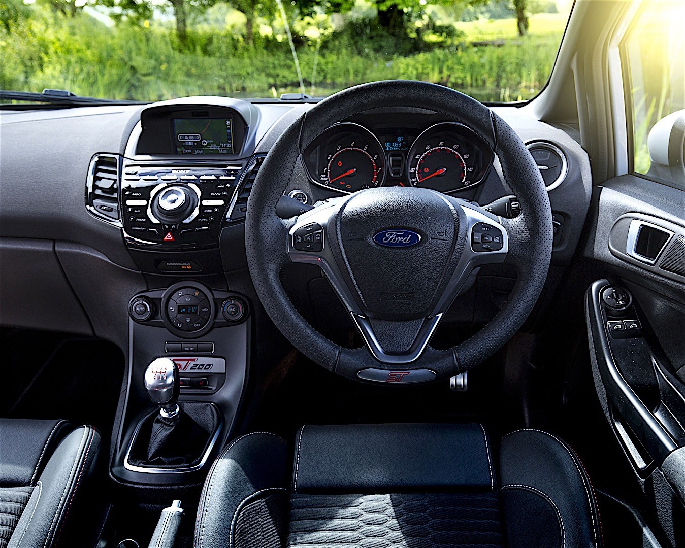 Ford Fiesta St photo 46