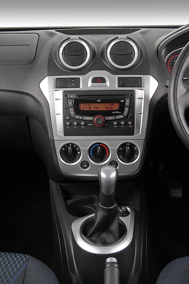 Ford Figo photo 42