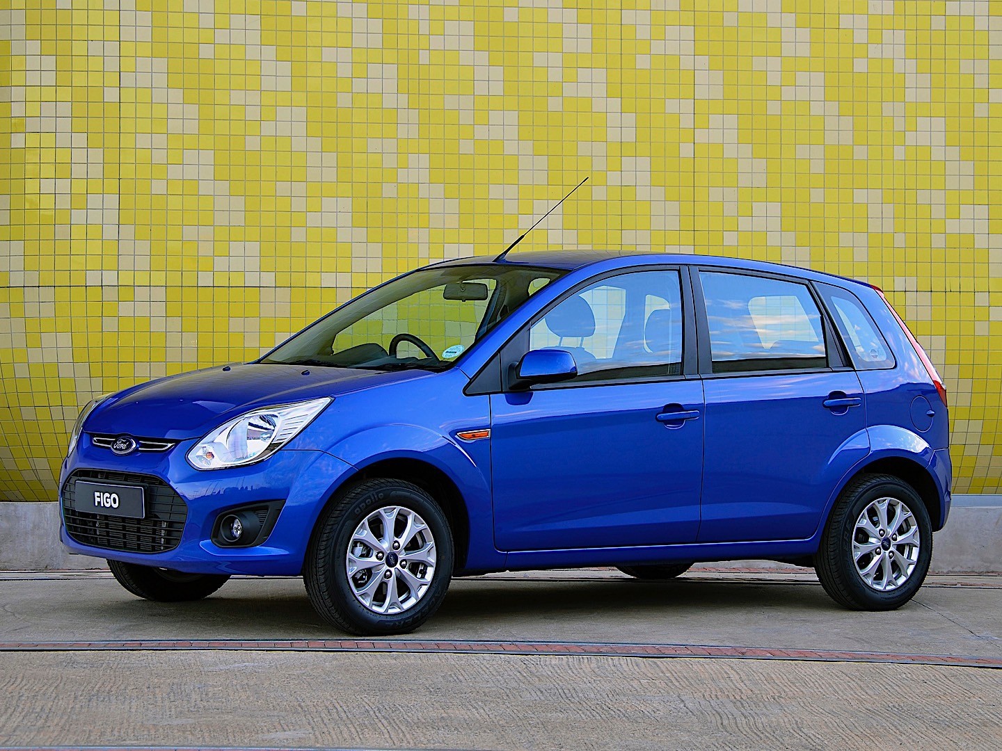 Ford Figo photo 12