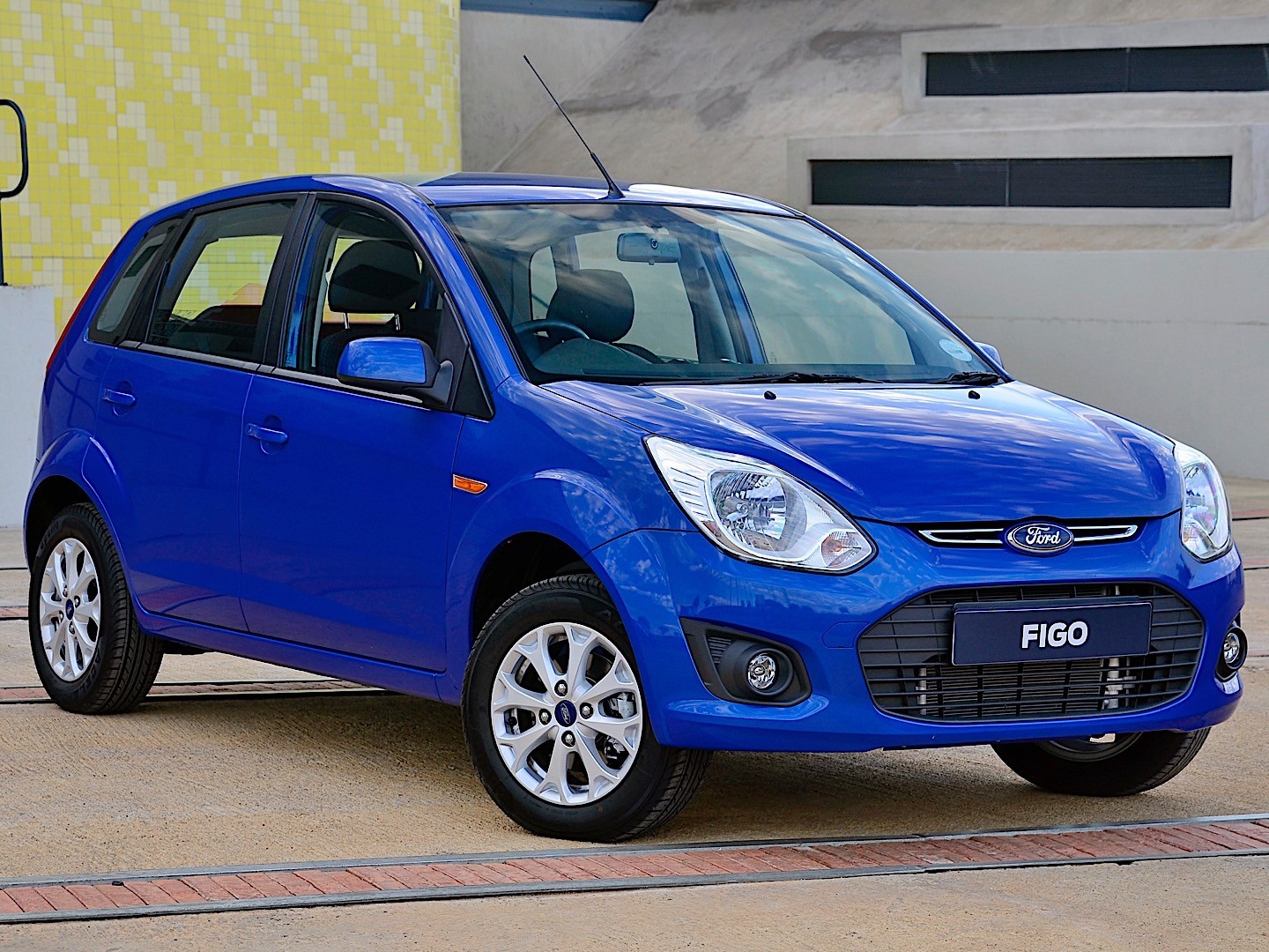 Ford Figo photo 14