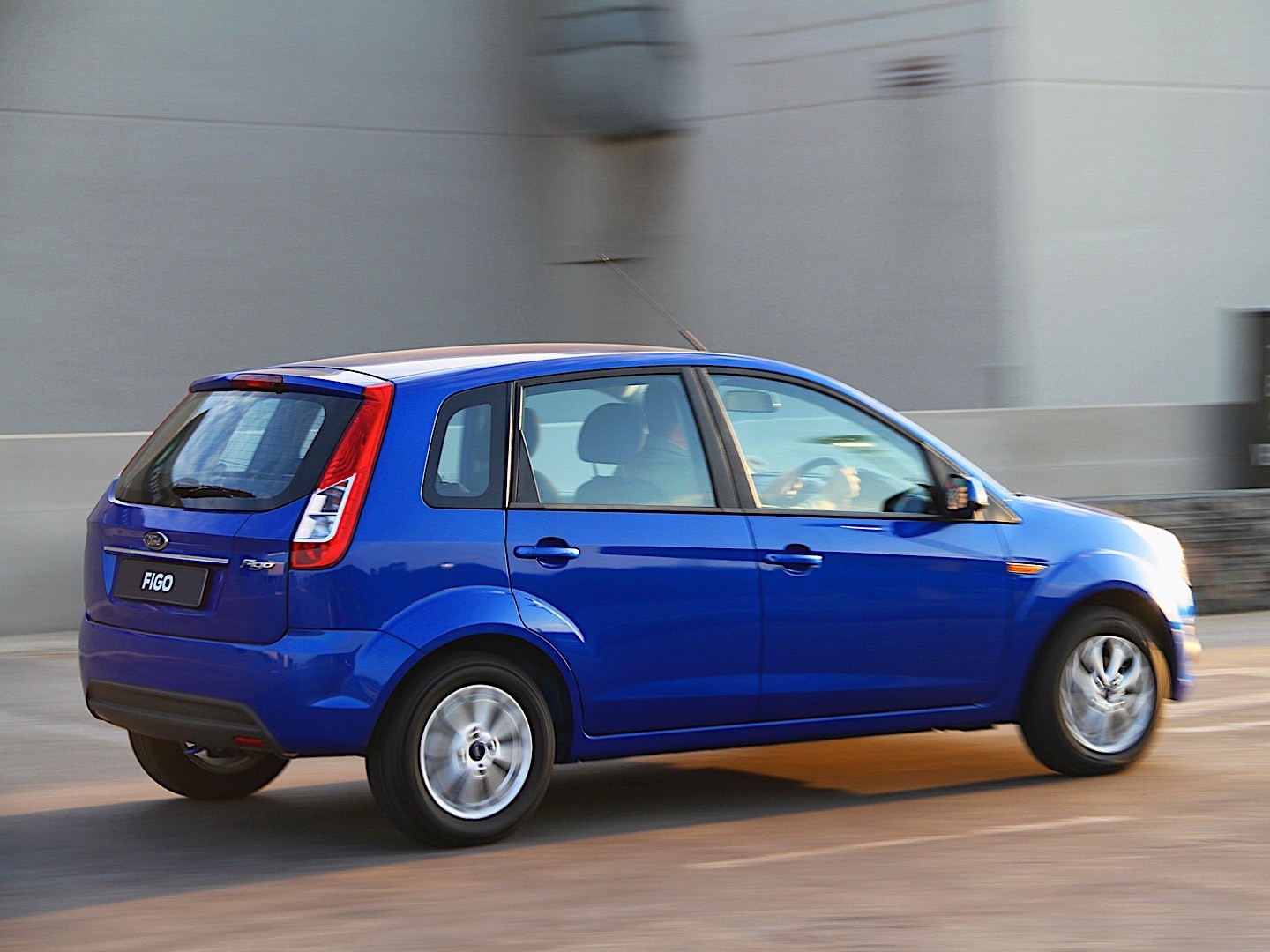 Ford Figo photo 16