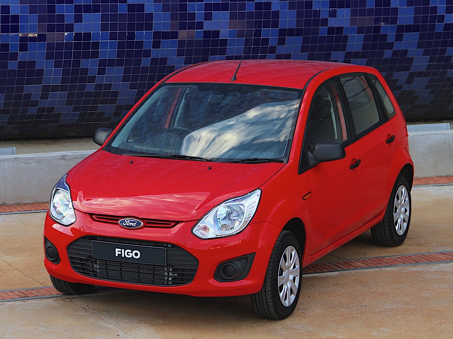 Ford Figo photo 2