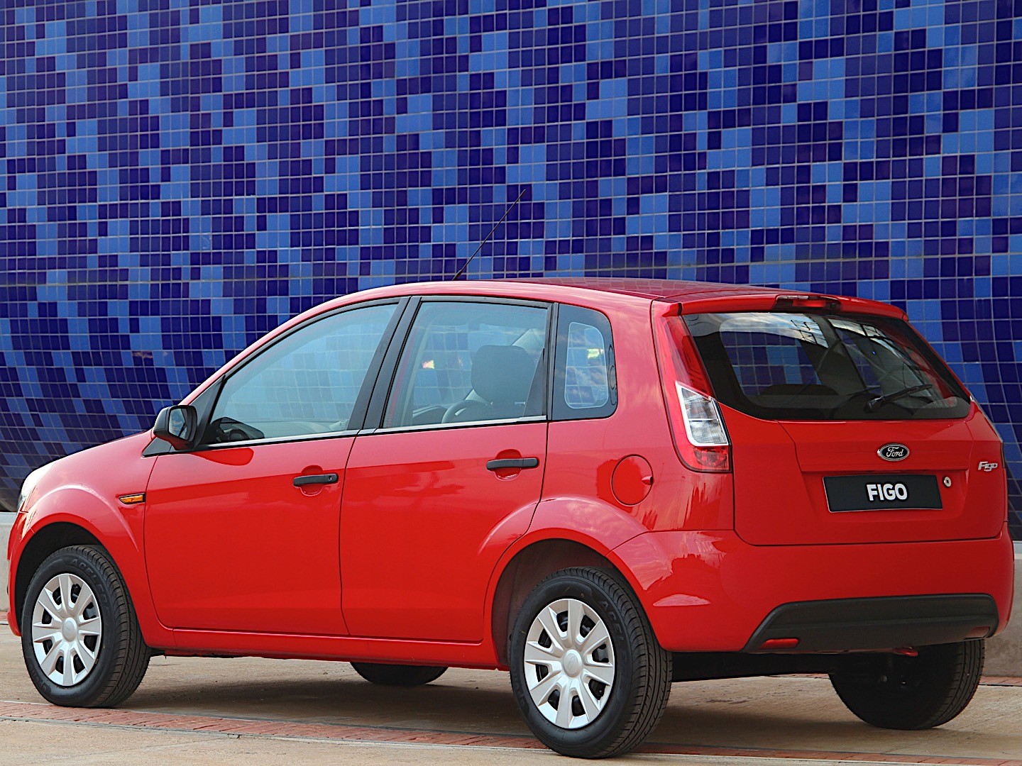 Ford Figo photo 3