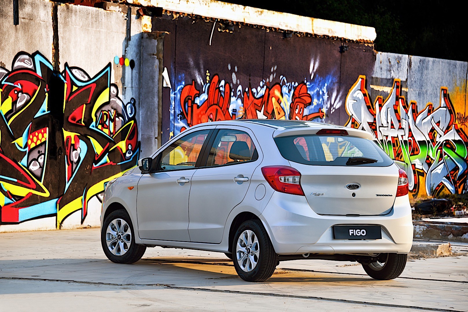Ford Figo photo 8