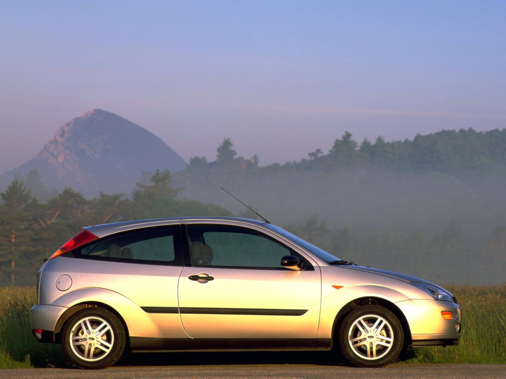Ford Focus 3 Doors photo 10