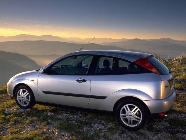 Ford Focus 3 Doors photo 11