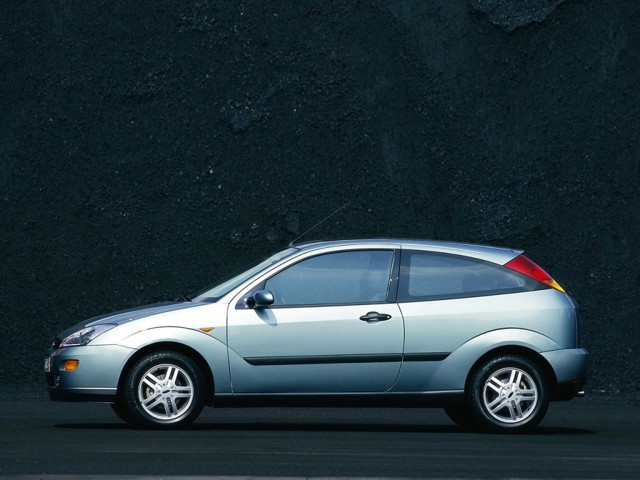 Ford Focus 3 Doors photo 14