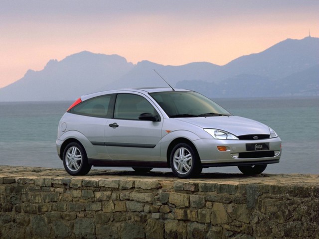 Ford Focus 3 Doors photo 17