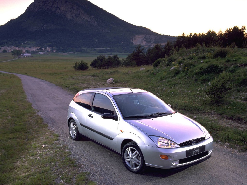 Ford Focus 3 Doors photo 18