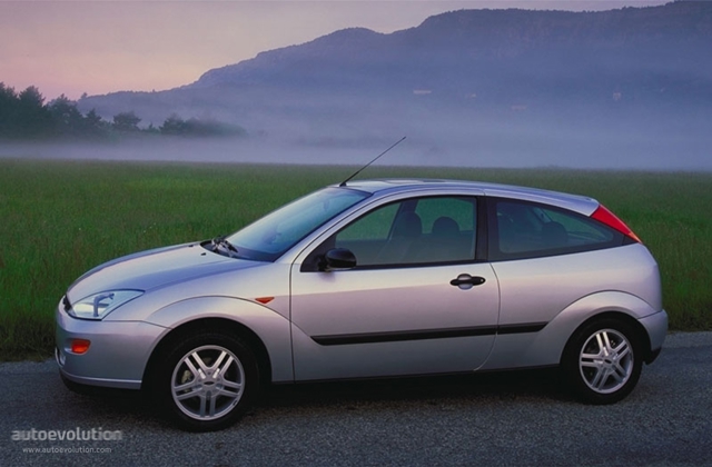 Ford Focus 3 Doors photo 2