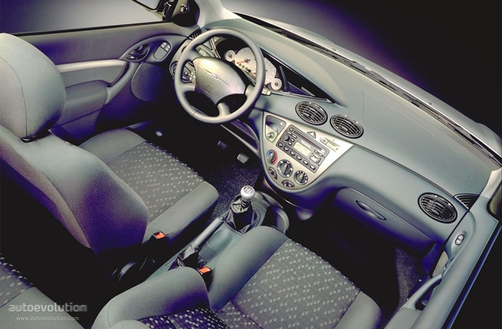 Ford Focus 3 Doors photo 22