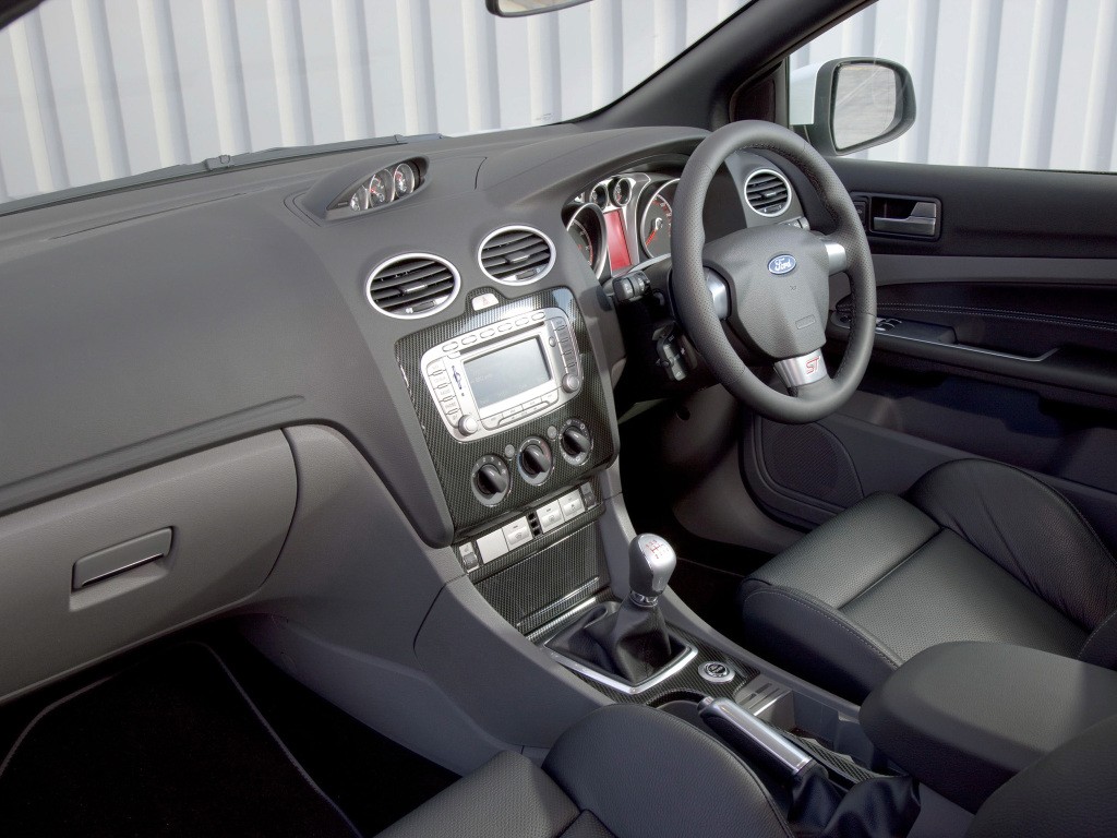 Ford Focus 3 Doors photo 19