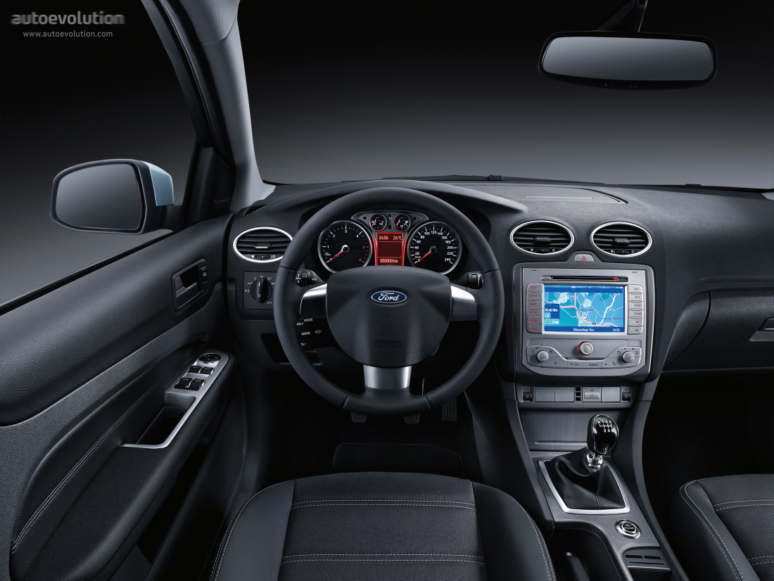 Ford Focus 3 Doors photo 16
