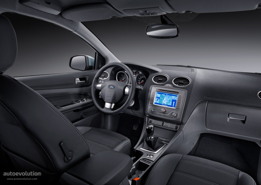 Ford Focus 3 Doors photo 17