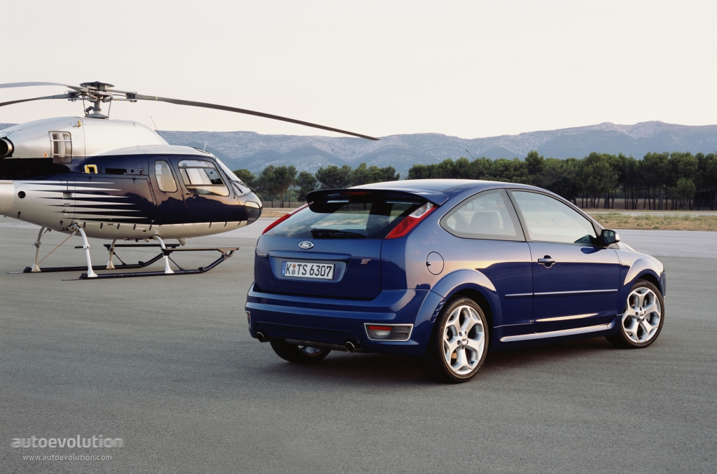 Ford Focus 3 Doors photo 4