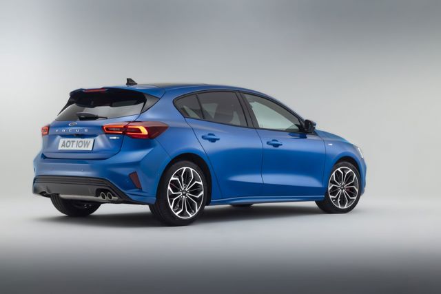 Ford Focus 5 Doors photo 2