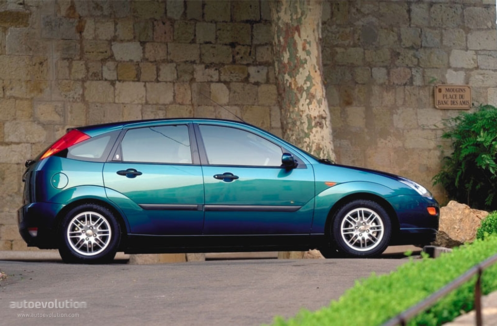 Ford Focus 5 Doors photo 2