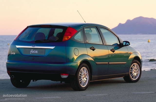 Ford Focus 5 Doors photo 3