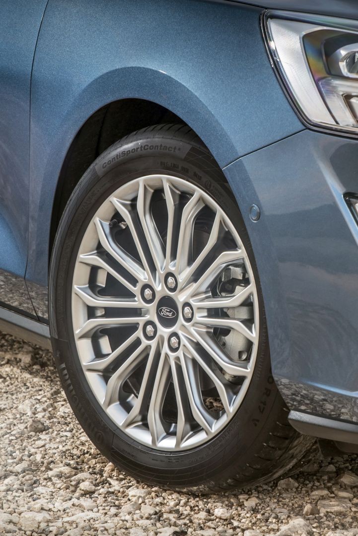 Ford Focus 5 Doors photo 3