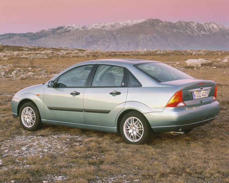 Ford Focus Sedan photo 6