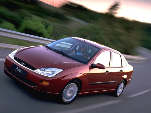 Ford Focus Sedan foto 9