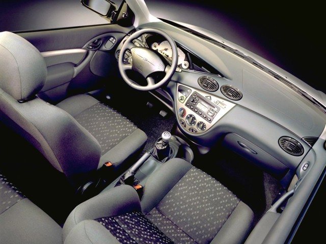 Ford Focus Sedan foto 10
