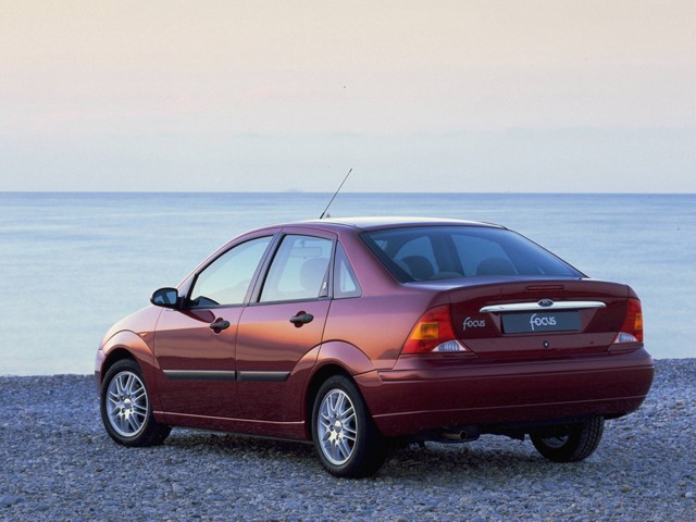 Ford Focus Sedan foto 4