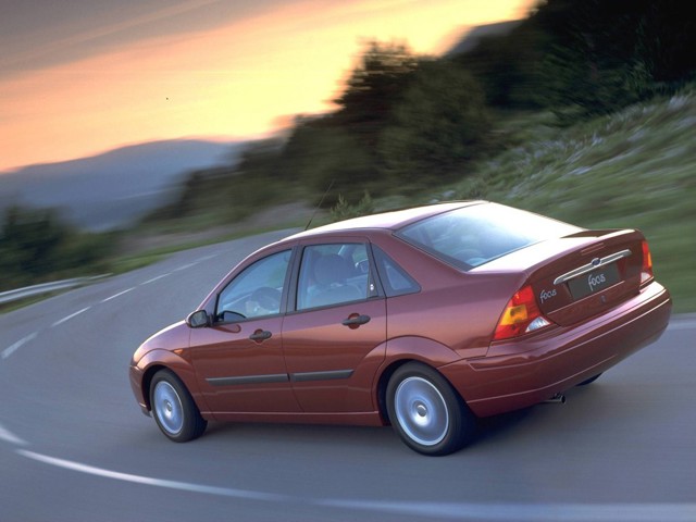 Ford Focus Sedan foto 5