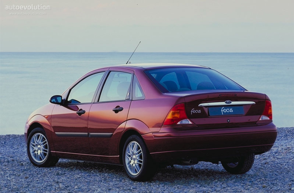 Ford Focus Sedan photo 3