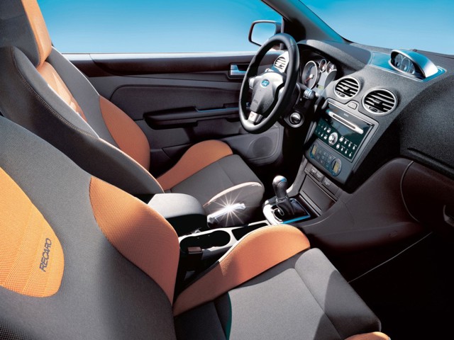Ford Focus Sedan foto 25