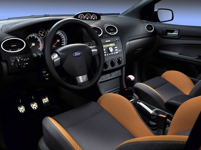 Ford Focus Sedan foto 26
