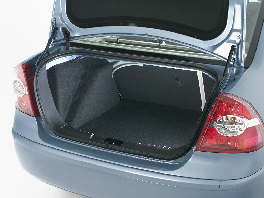 Ford Focus Sedan photo 32