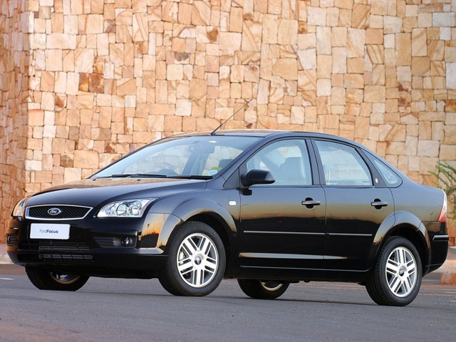 Ford Focus Sedan foto 13