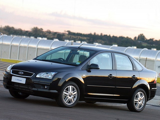 Ford Focus Sedan foto 14