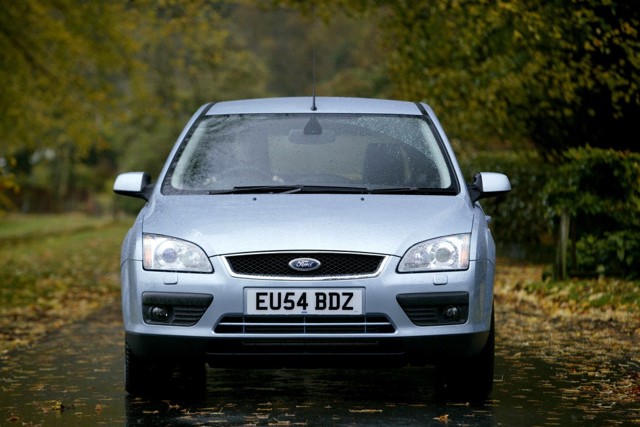 Ford Focus Sedan foto 15