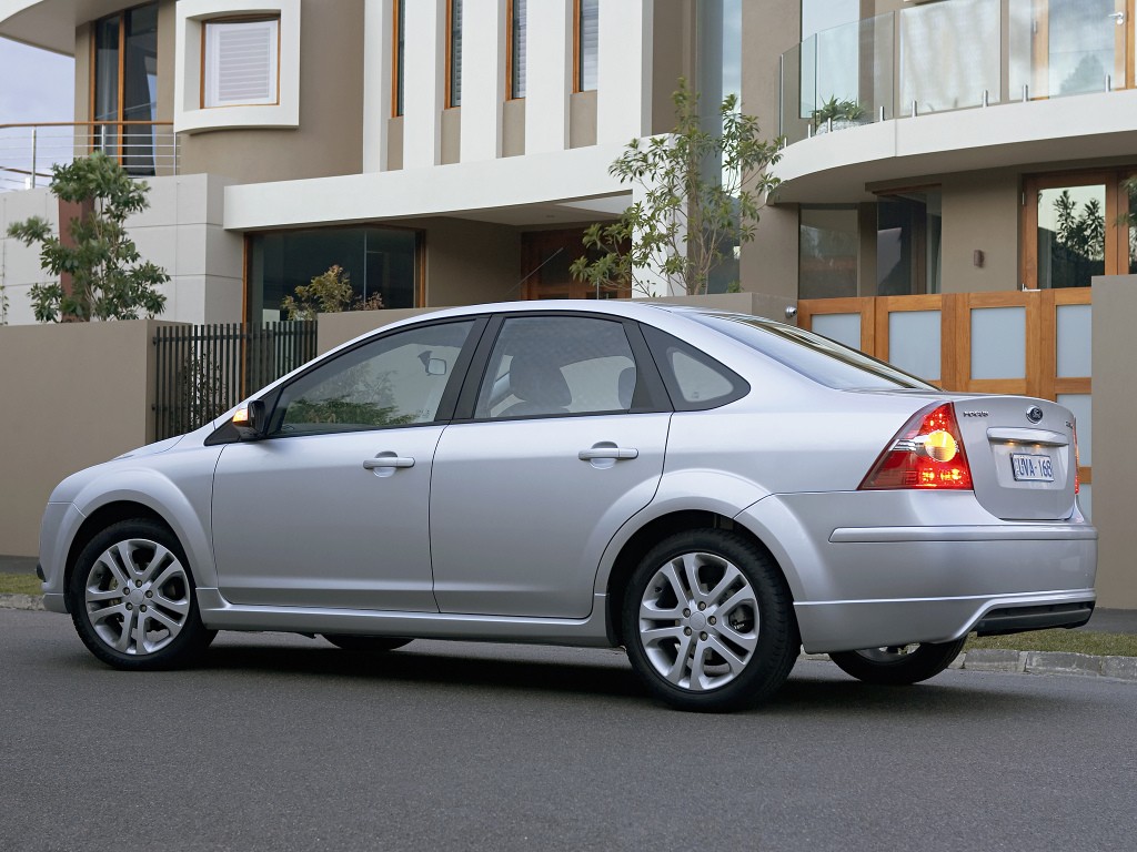 Ford Focus Sedan photo 16