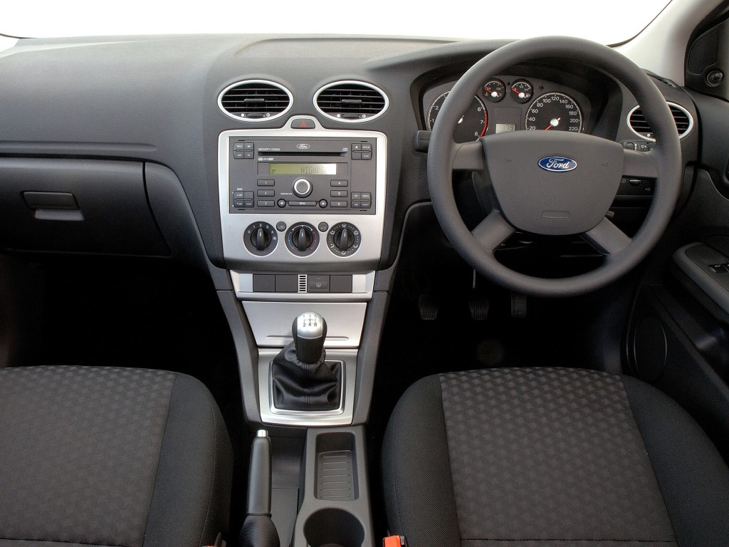 Ford Focus Sedan photo 21