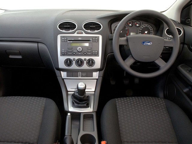 Ford Focus Sedan foto 21