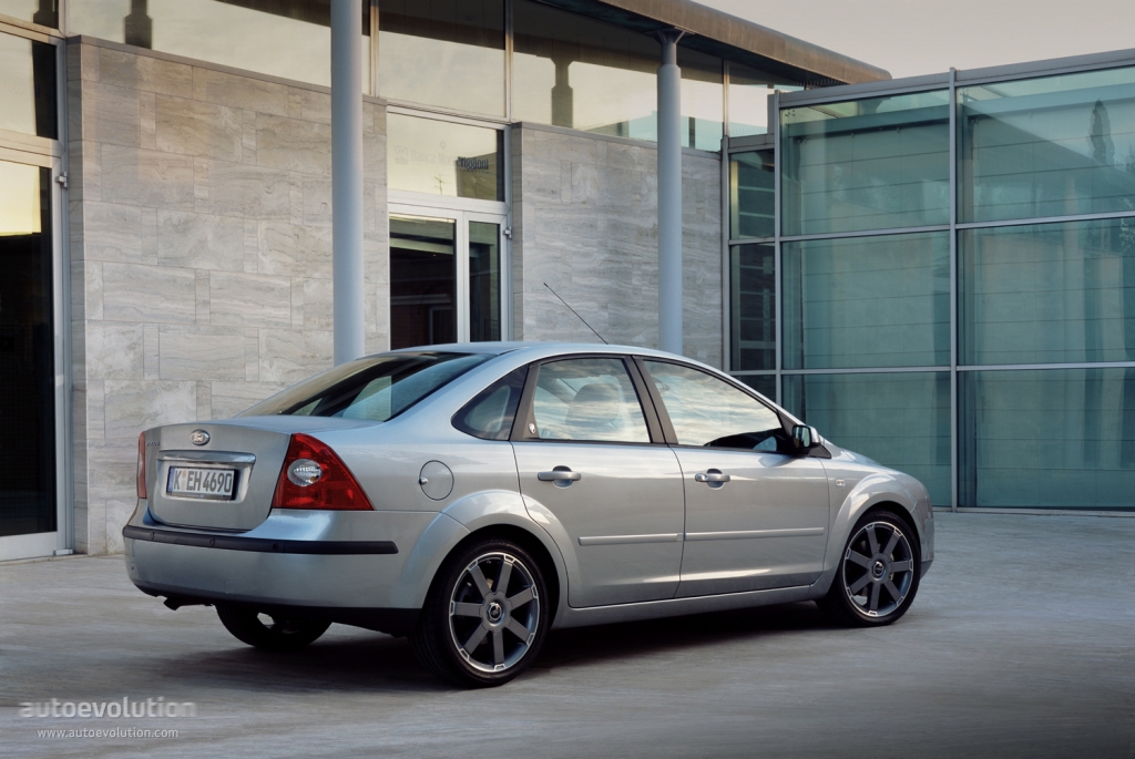 Ford Focus Sedan photo 4