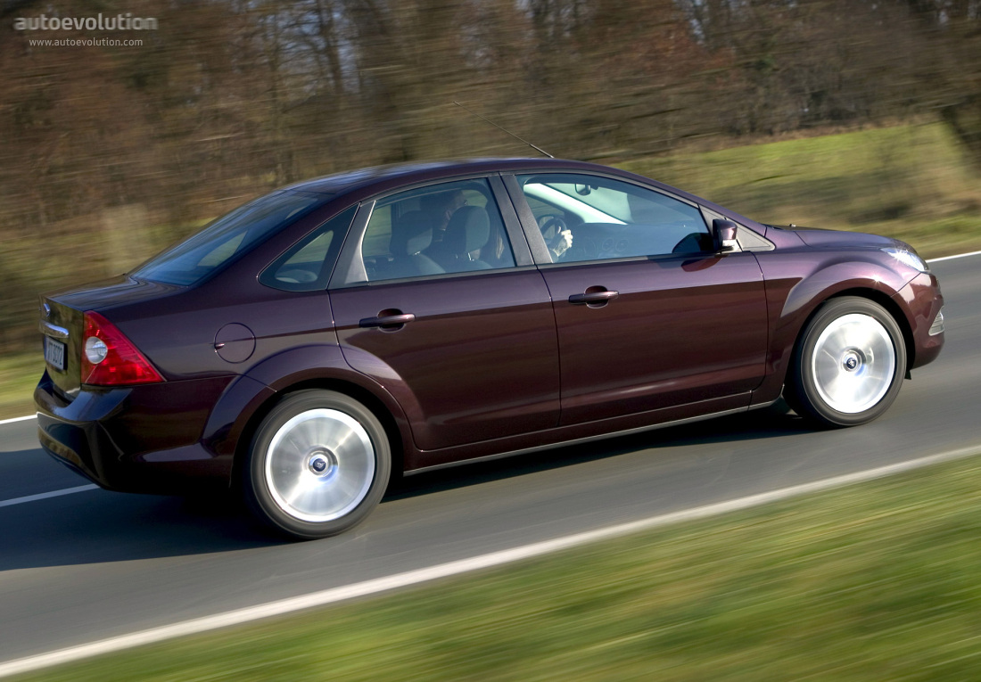 Ford Focus Sedan photo 5