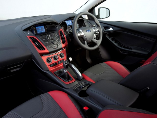 Ford Focus Sedan Foto 44