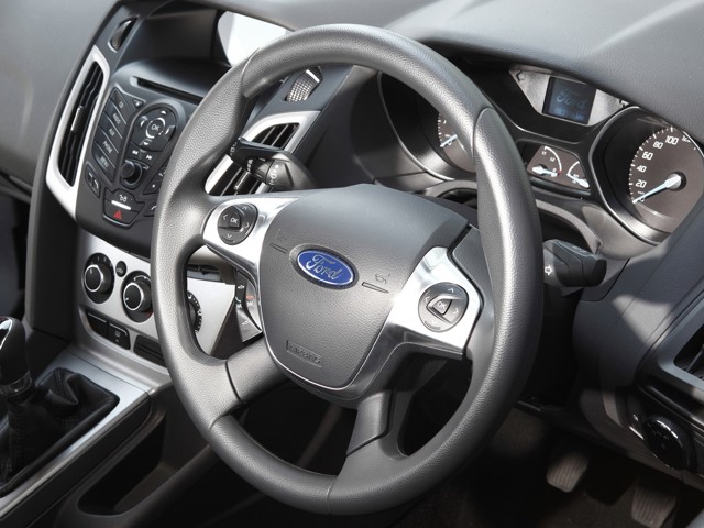 Ford Focus Sedan Foto 47