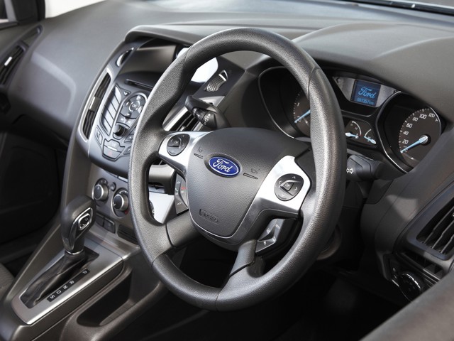 Ford Focus Sedan Foto 50
