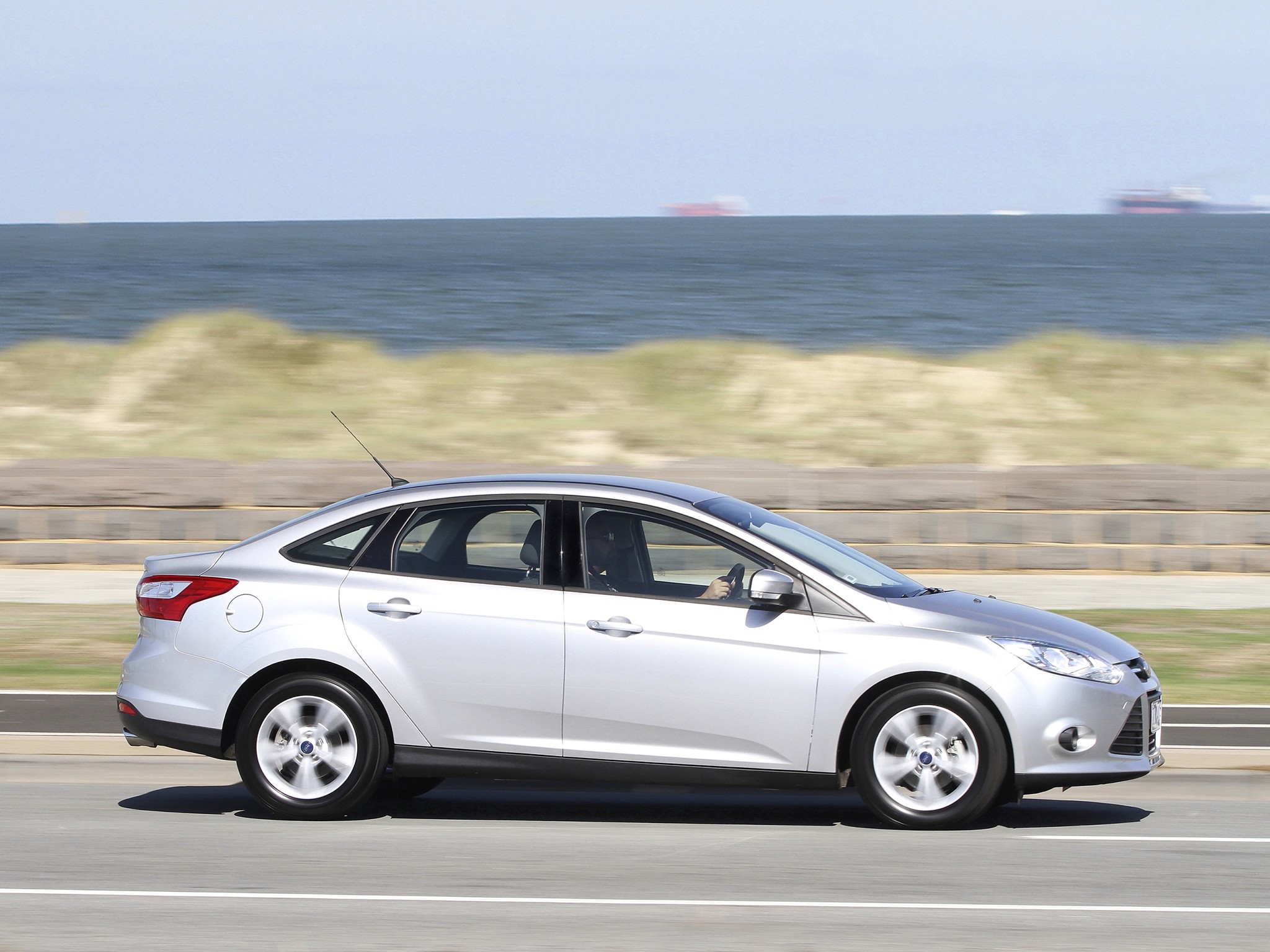 Ford Focus Sedan photo 25