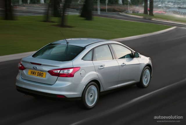 Ford Focus Sedan Foto 7