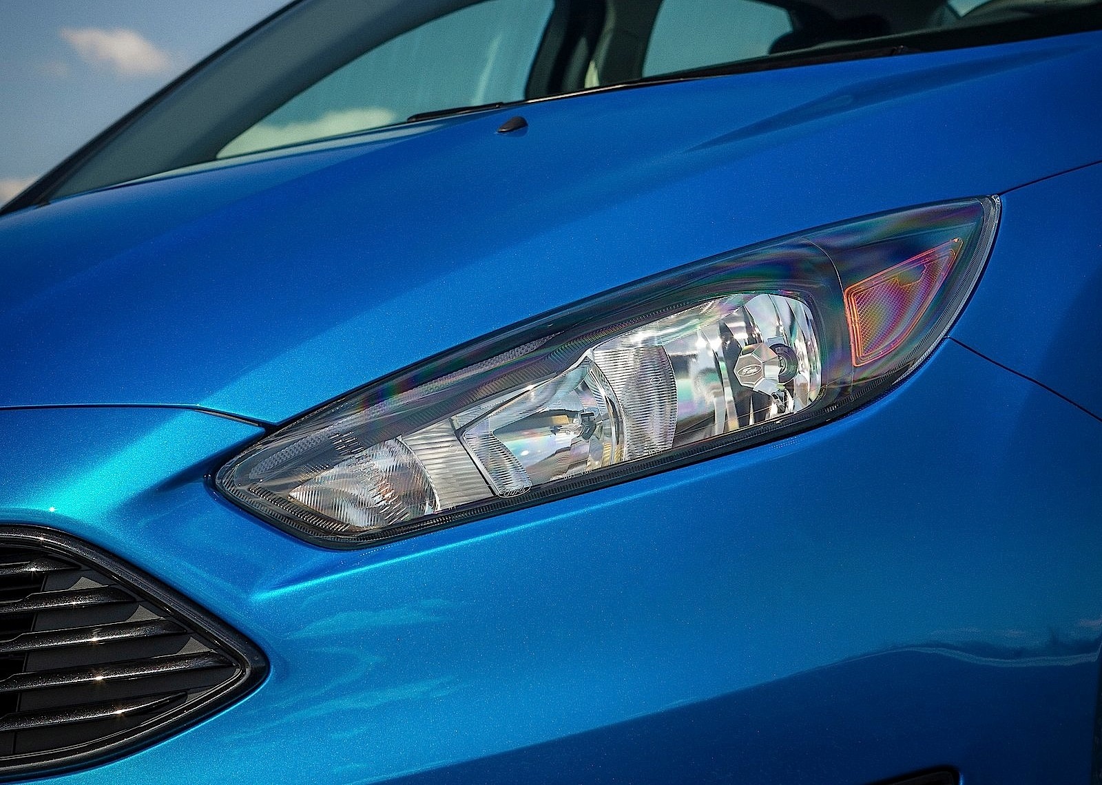 Ford Focus Sedan photo 17