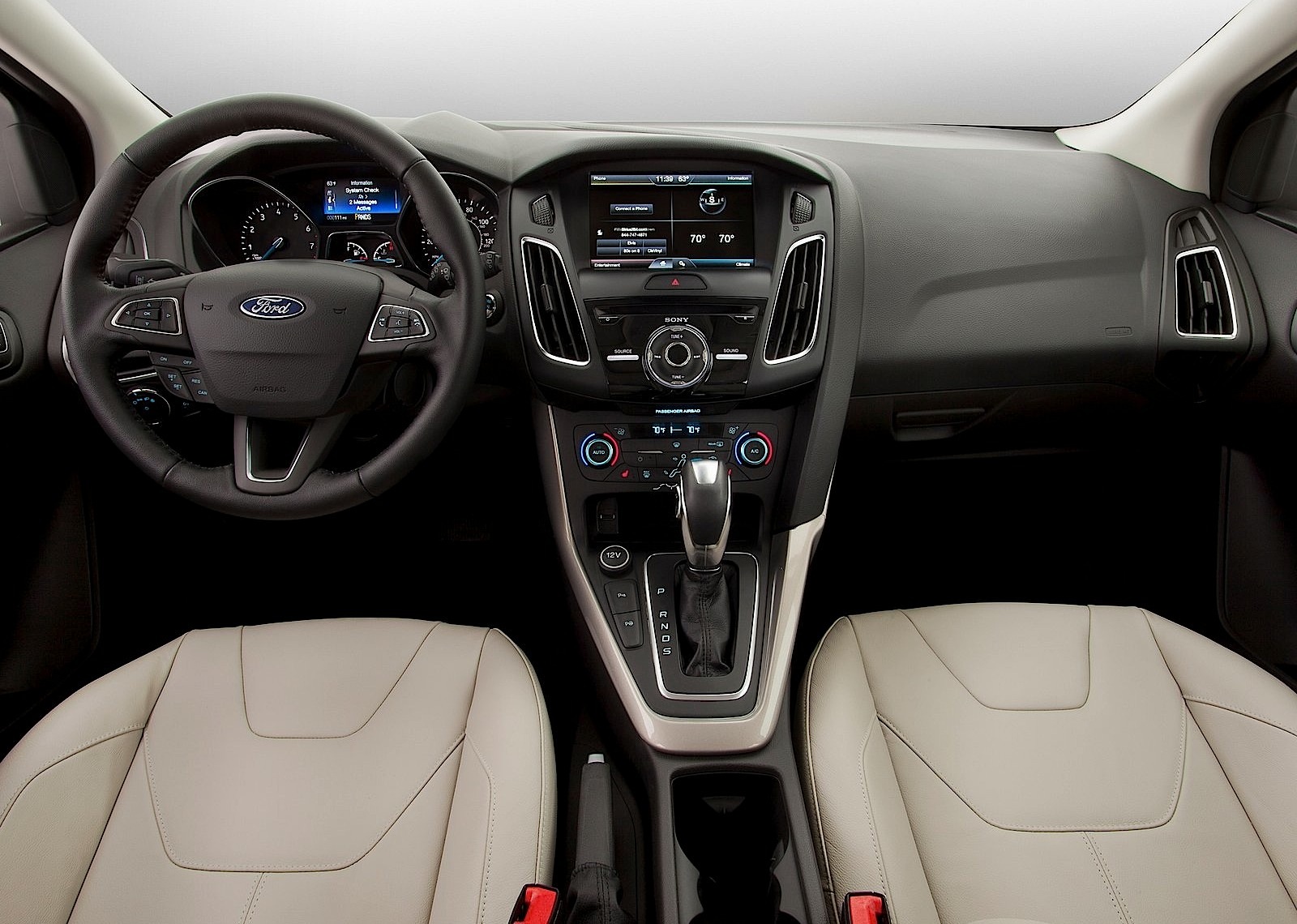 Ford Focus Sedan photo 48